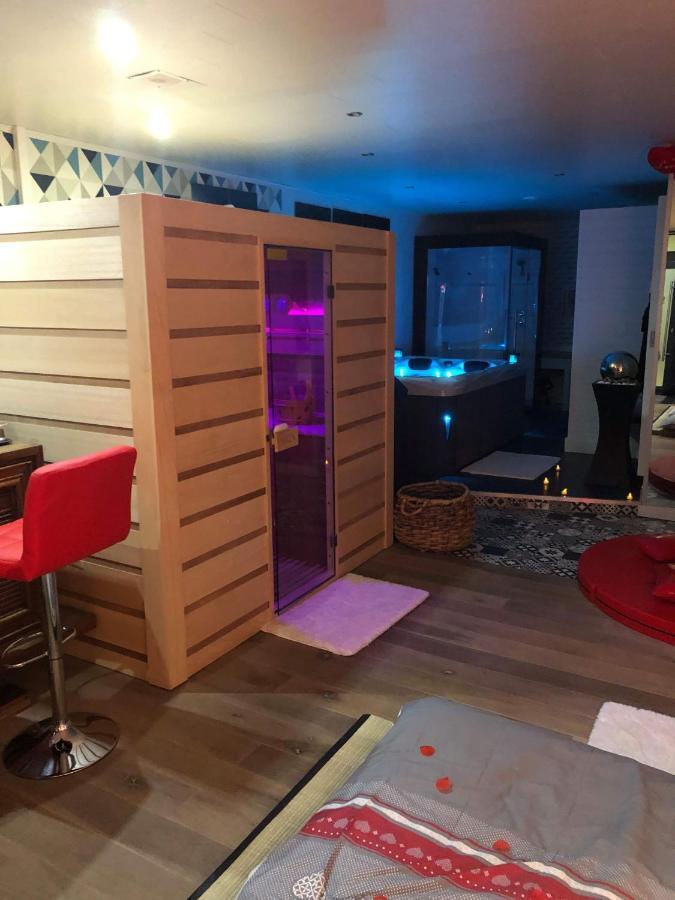 Spabyelleetlui Spa Rouge Ou Bleu Mouscron Exterior foto